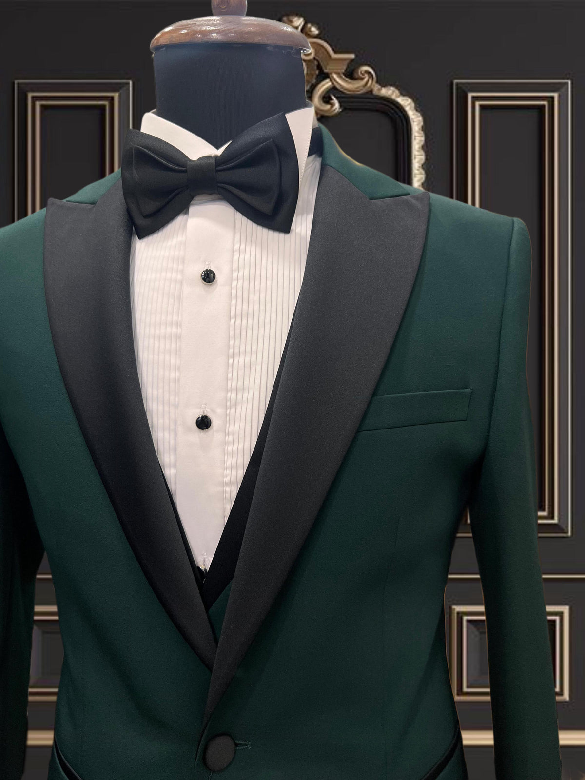 Men's Emerald Green Tuxedo with Peak Lapel – Wedding & Formal Wear