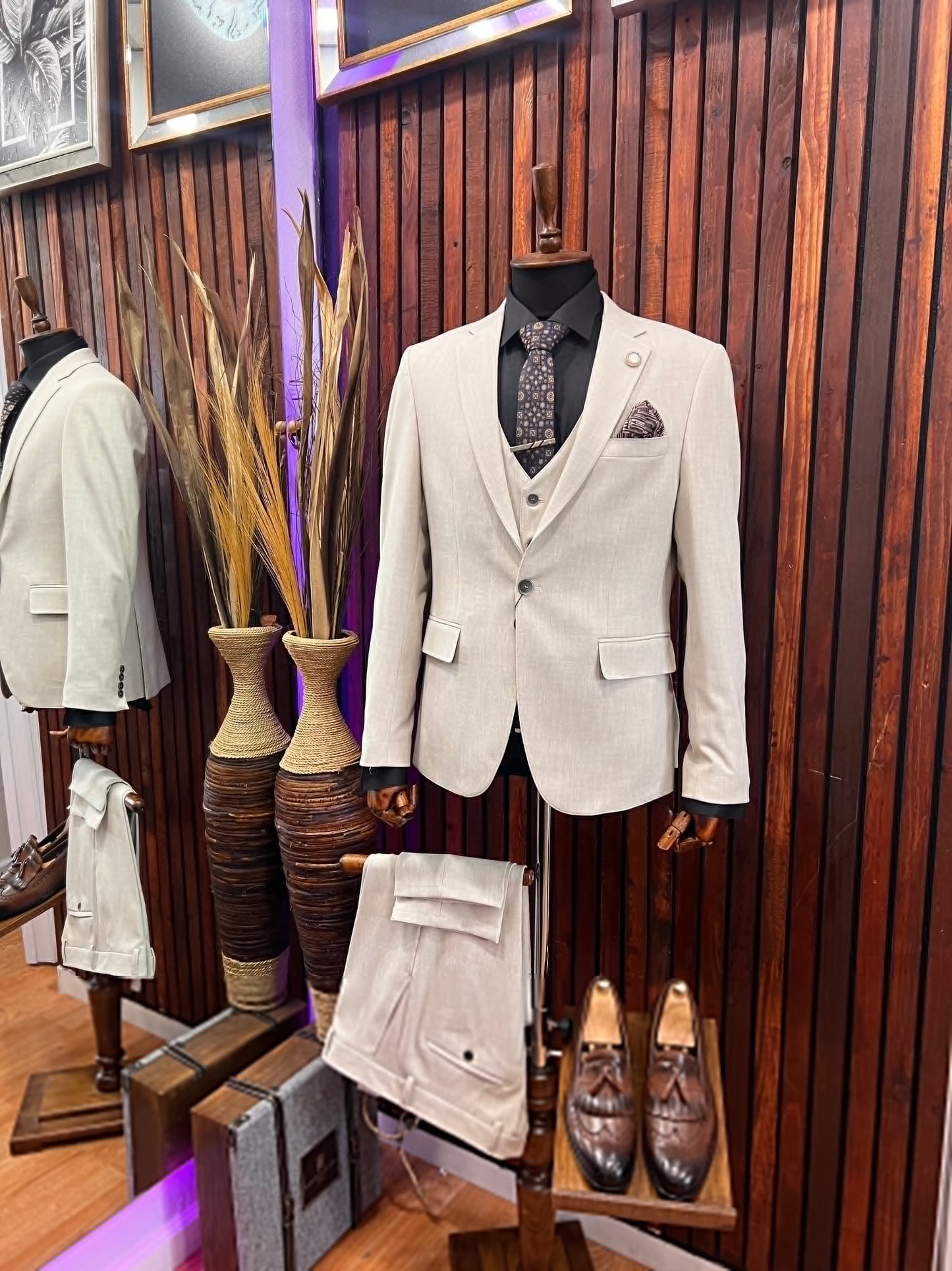 Men’s Beige/Cream Slim Fit Single Breasted Suit – Classic & Elegant