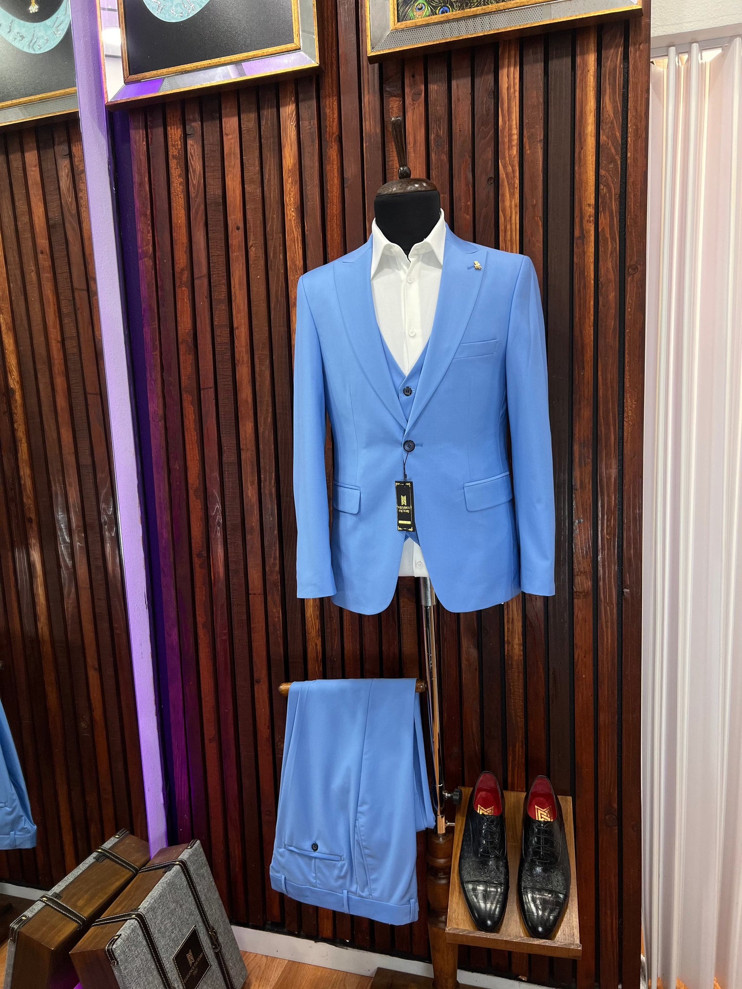 Men’s Sky Blue Slim Fit Suit – Modern & Stylish