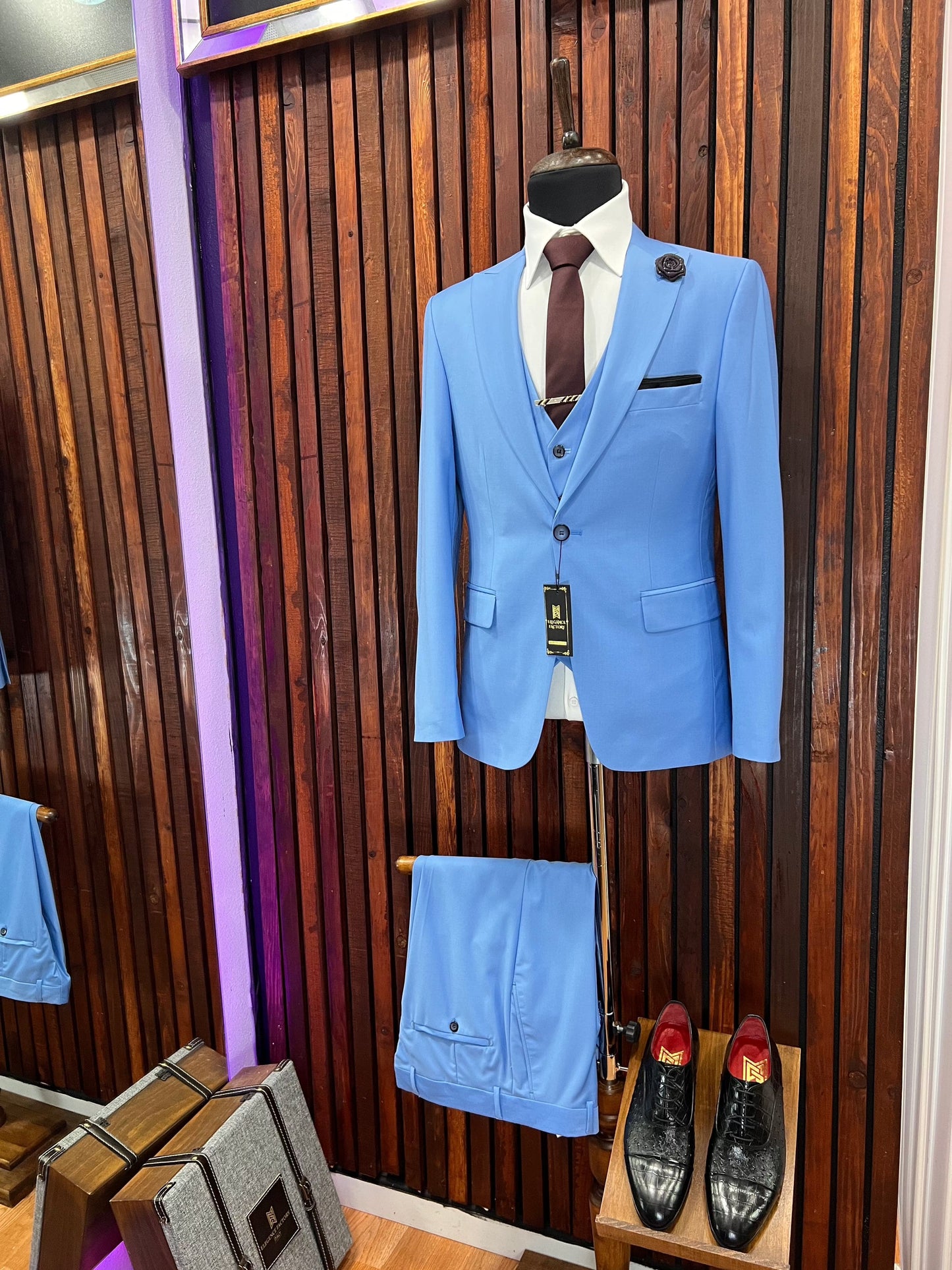 Men’s Sky Blue Slim Fit Suit – Modern & Stylish